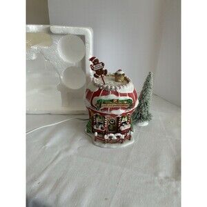 Dept 56 NORTH POLE 2002 Elf Land North Pole Grandma’s Bakery #05841 Christmas